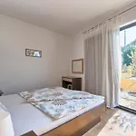 Alpa Apartment *