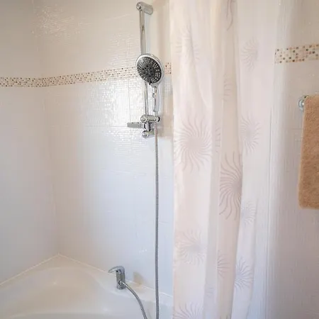 Alpa Apartment *