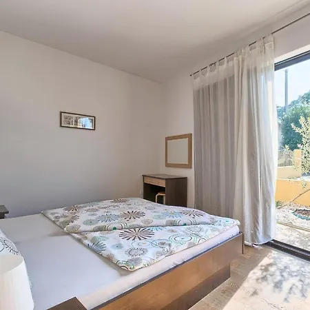 Alpa Apartment *