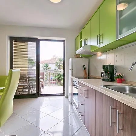 Alpa Apartment *