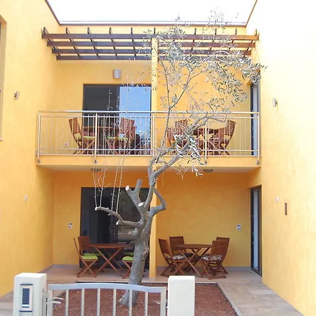 Alpa Apartment *